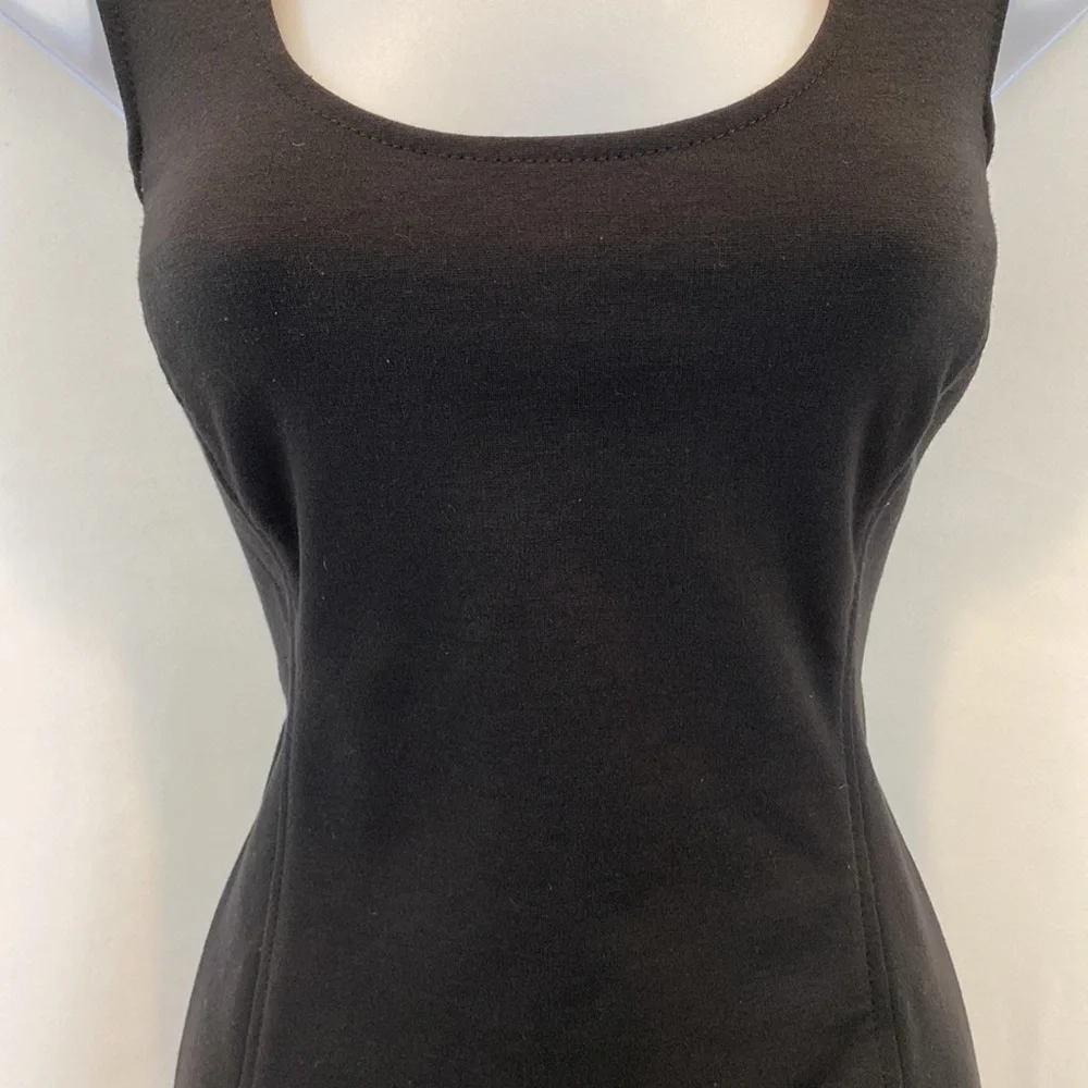 Banana Republic Bodycon sleeveless Little Black Dress in size SP PS Petite Small - Picture 3 of 11